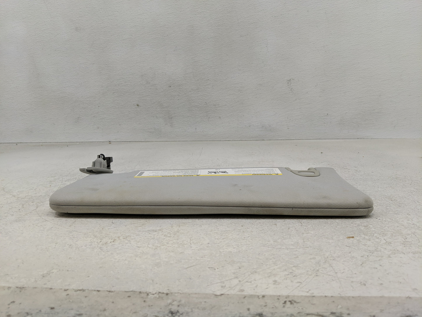 2018 Jeep Compass Sun Visor Shade Replacement Passenger Right Mirror Fits OEM Used Auto Parts - Oemusedautoparts1.com