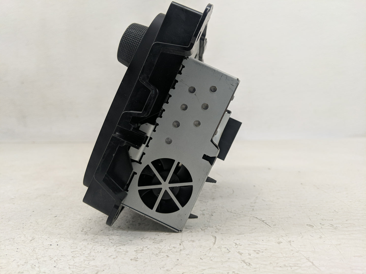 2018 Jeep Compass Radio AM FM Cd Player Receiver Replacement P/N:P68292817AJ Fits OEM Used Auto Parts - Oemusedautoparts1.co