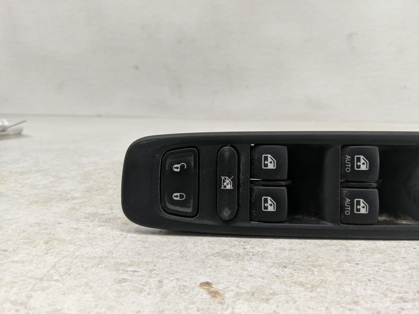 2018 Jeep Compass Master Power Window Switch Replacement Driver Side Left P/N:P6BZ27LXHAA Fits OEM Used Auto Parts - Oemused