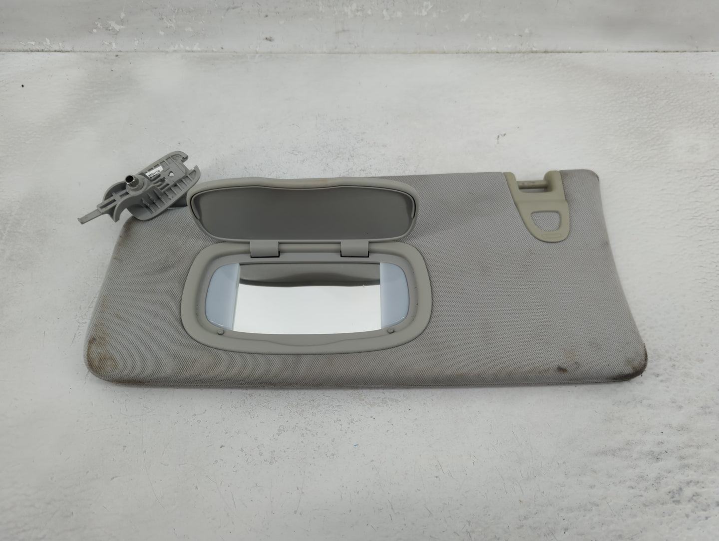 2018 Jeep Compass Sun Visor Shade Replacement Driver Left Mirror Fits OEM Used Auto Parts - Oemusedautoparts1.com
