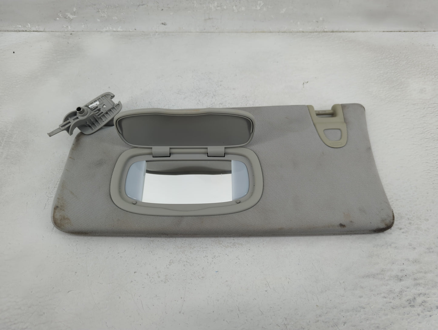 2018 Jeep Compass Sun Visor Shade Replacement Driver Left Mirror Fits OEM Used Auto Parts - Oemusedautoparts1.com