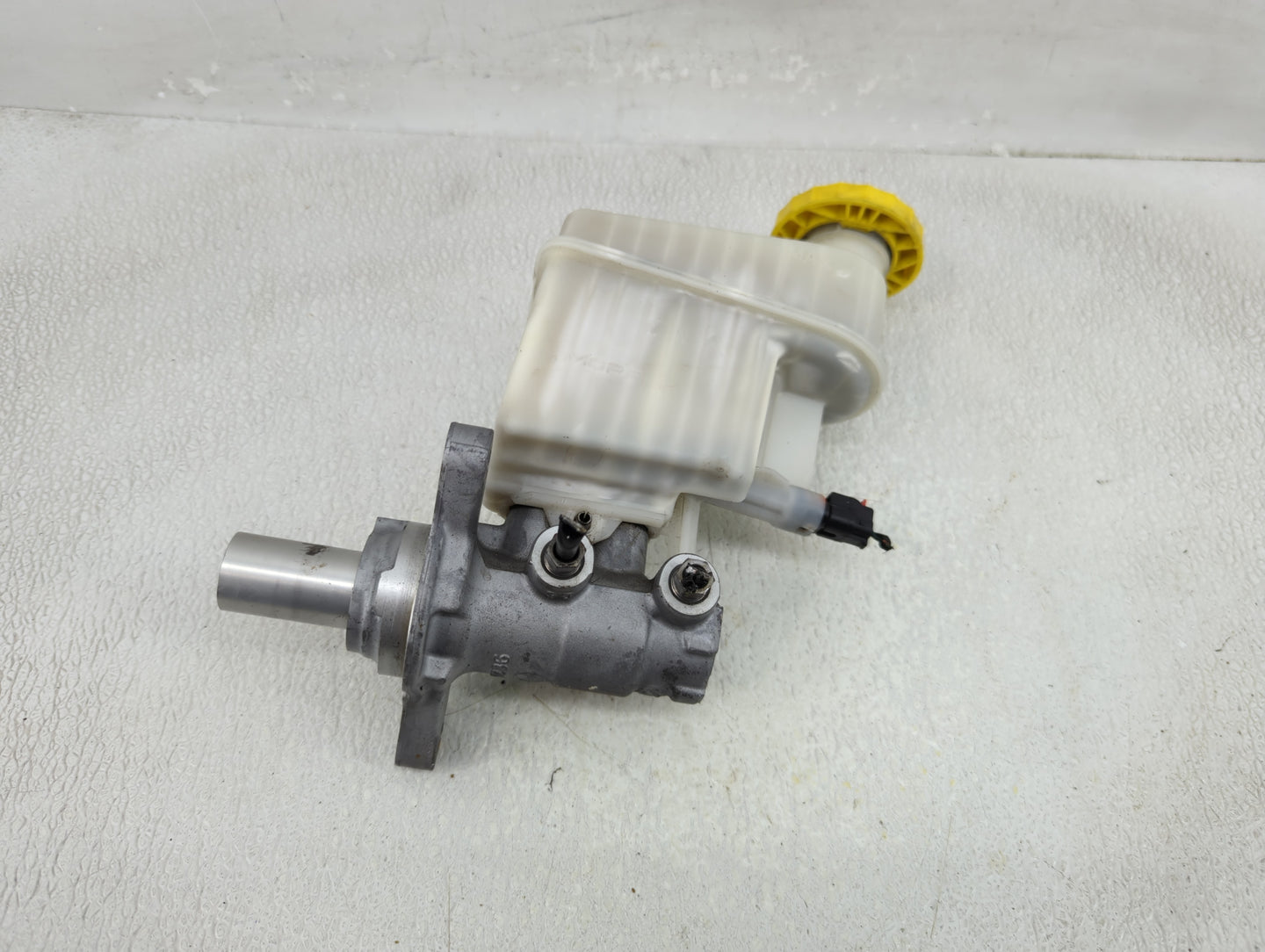 2018 Jeep Compass Brake Master Cylinder - Oemusedautoparts1.com