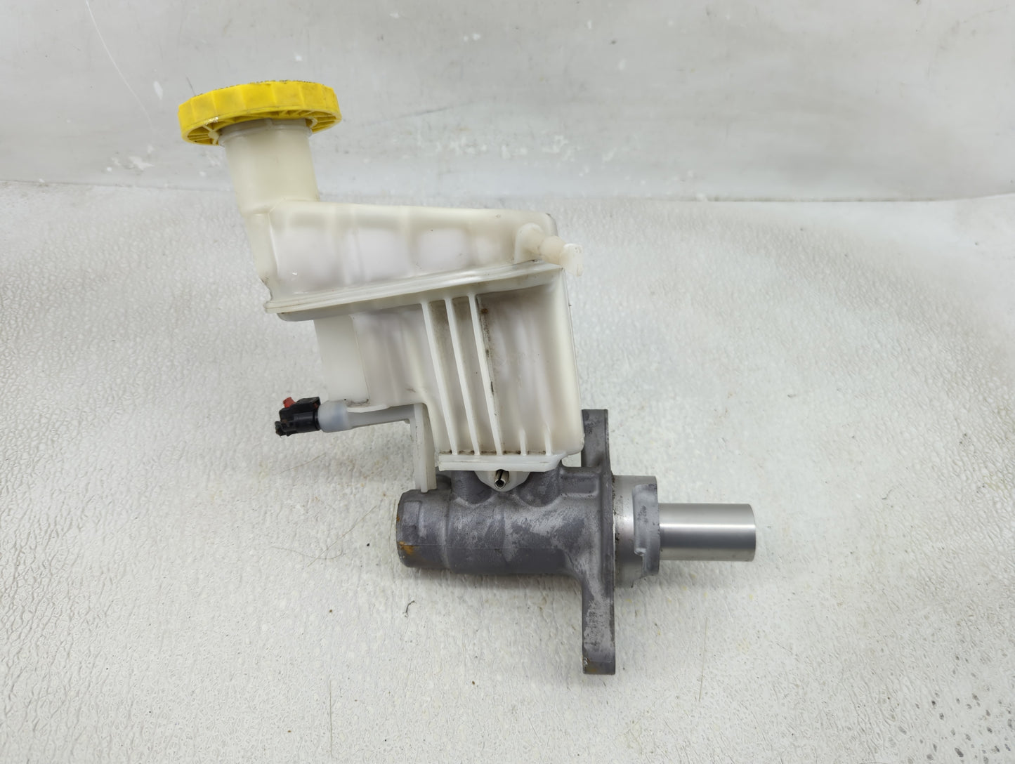 2018 Jeep Compass Brake Master Cylinder - Oemusedautoparts1.com
