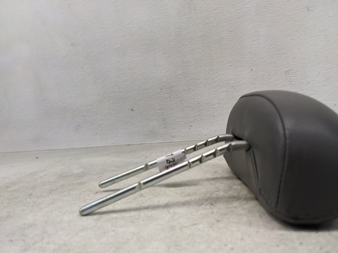 2018 Jeep Compass Headrest Head Rest Front Driver Passenger Seat Black - Oemusedautoparts1.com