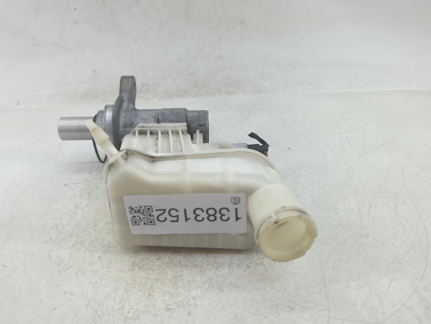 2018 Jeep Compass Brake Master Cylinder - Oemusedautoparts1.com