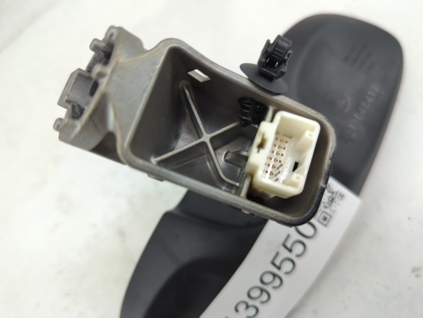 2018 Jeep Compass Interior Rear View Mirror Replacement OEM P/N:E11048417 Fits OEM Used Auto Parts - Oemusedautoparts1.com