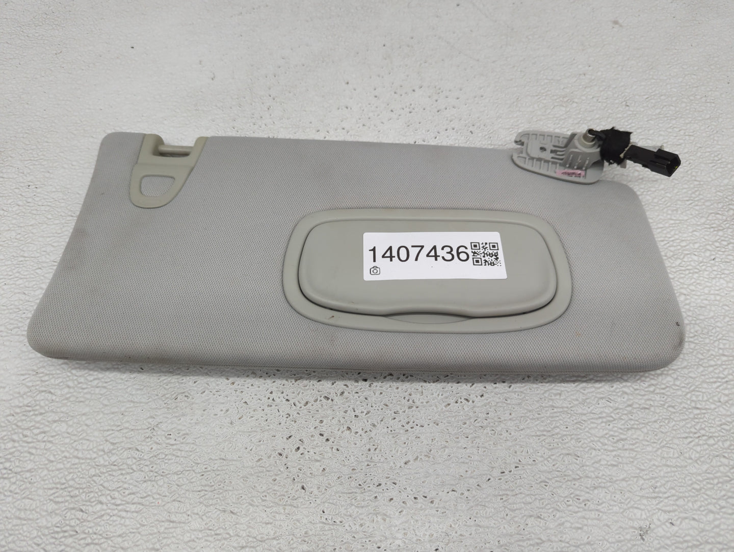 2018 Jeep Compass Sun Visor Shade Replacement Passenger Right Mirror Fits OEM Used Auto Parts - Oemusedautoparts1.com