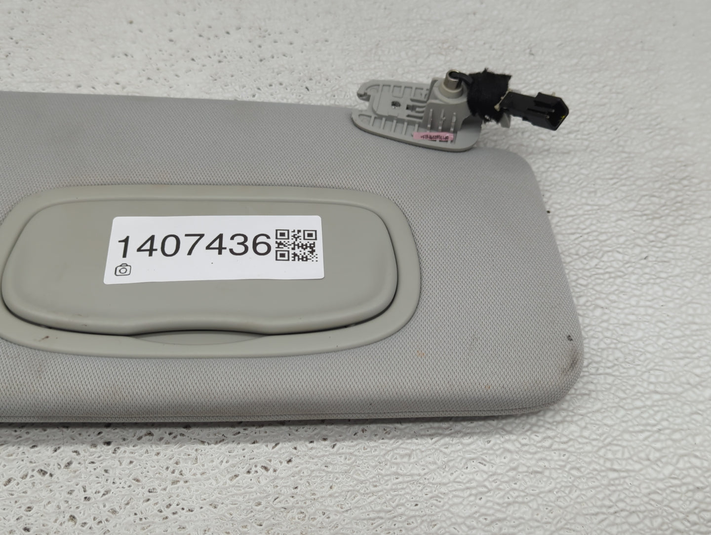 2018 Jeep Compass Sun Visor Shade Replacement Passenger Right Mirror Fits OEM Used Auto Parts - Oemusedautoparts1.com
