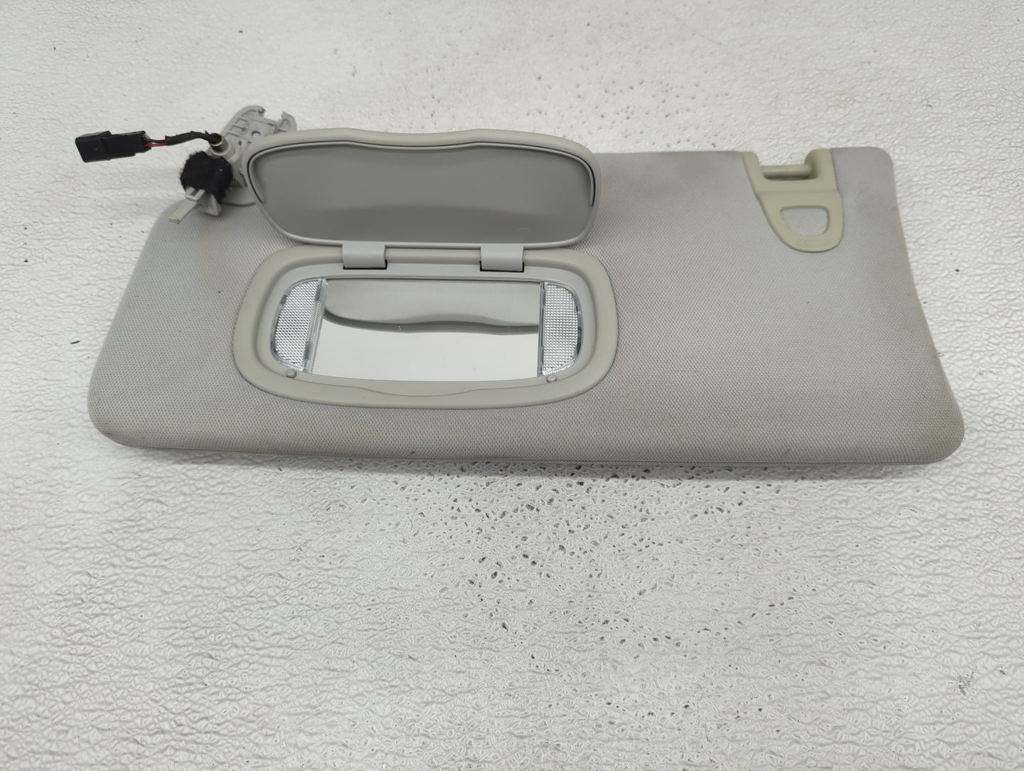 2018 Jeep Compass Sun Visor Shade Replacement Driver Left Mirror Fits OEM Used Auto Parts - Oemusedautoparts1.com