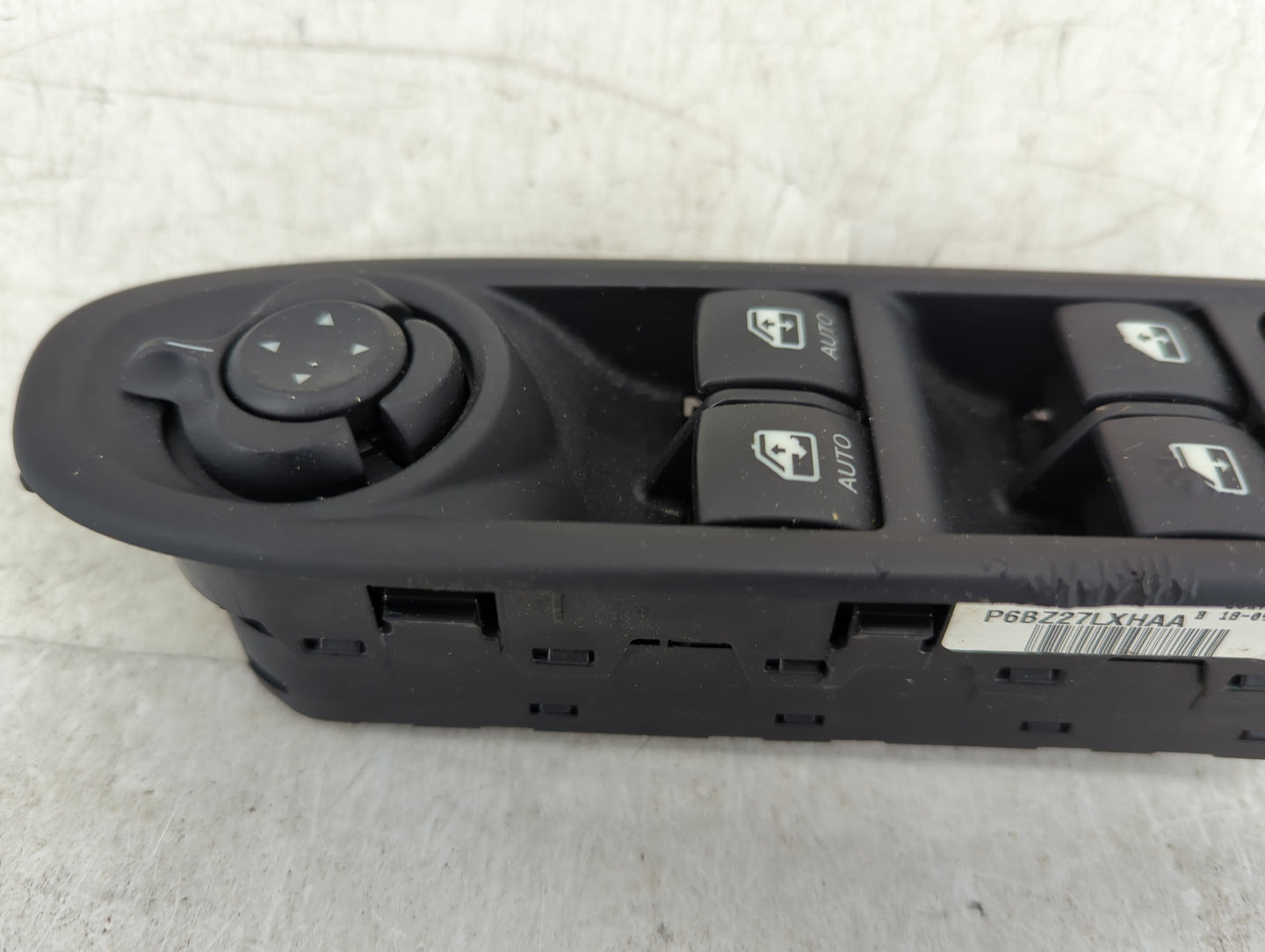 2018 Jeep Compass Master Power Window Switch Replacement Driver Side Left P/N:P6BZ27LXHAA Fits OEM Used Auto Parts - Oemused