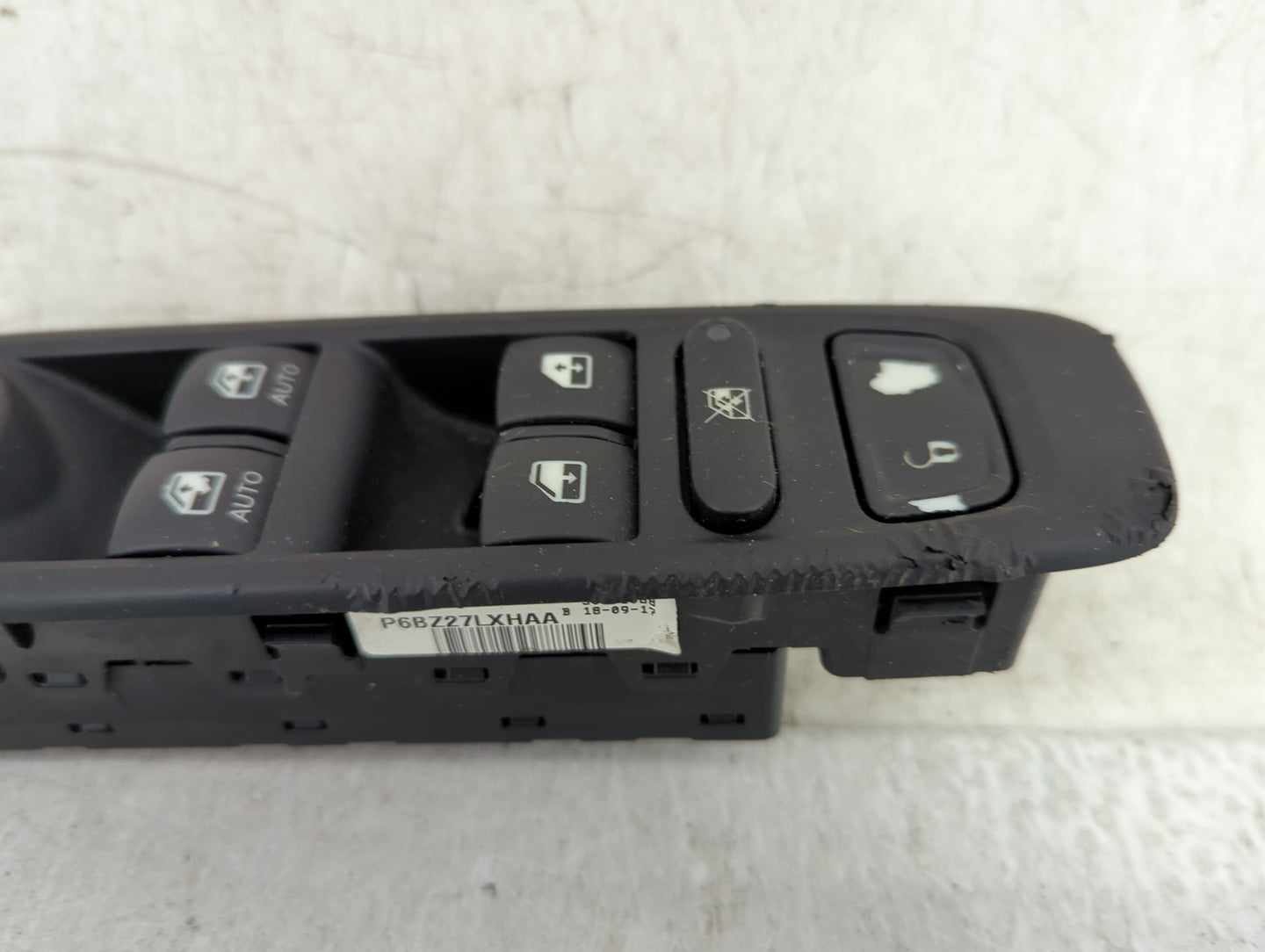 2018 Jeep Compass Master Power Window Switch Replacement Driver Side Left P/N:P6BZ27LXHAA Fits OEM Used Auto Parts - Oemused