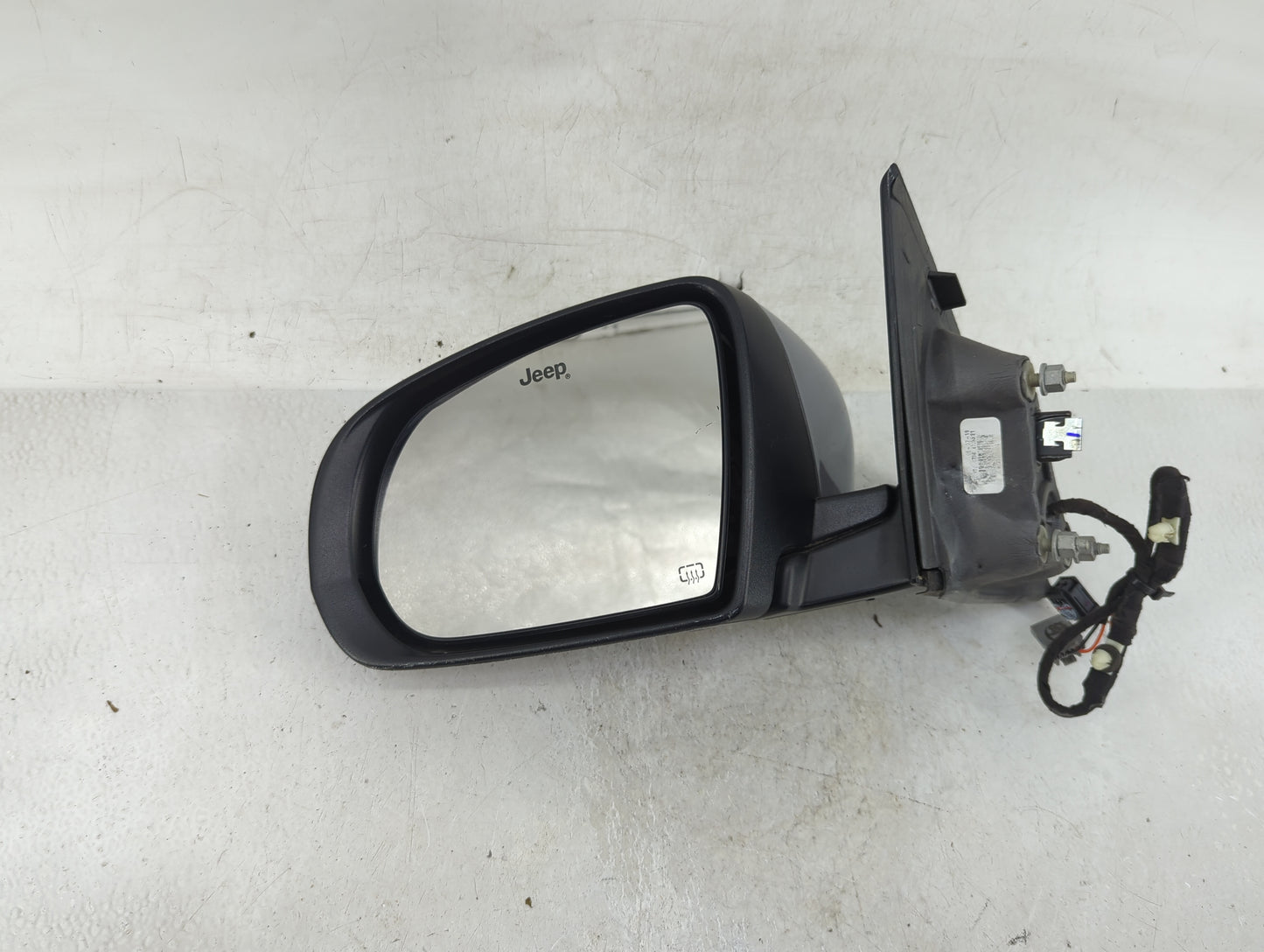 2018 Jeep Compass Driver Side View Mirror - Left Door Mirror OEM Used - Oemusedautoparts1.com