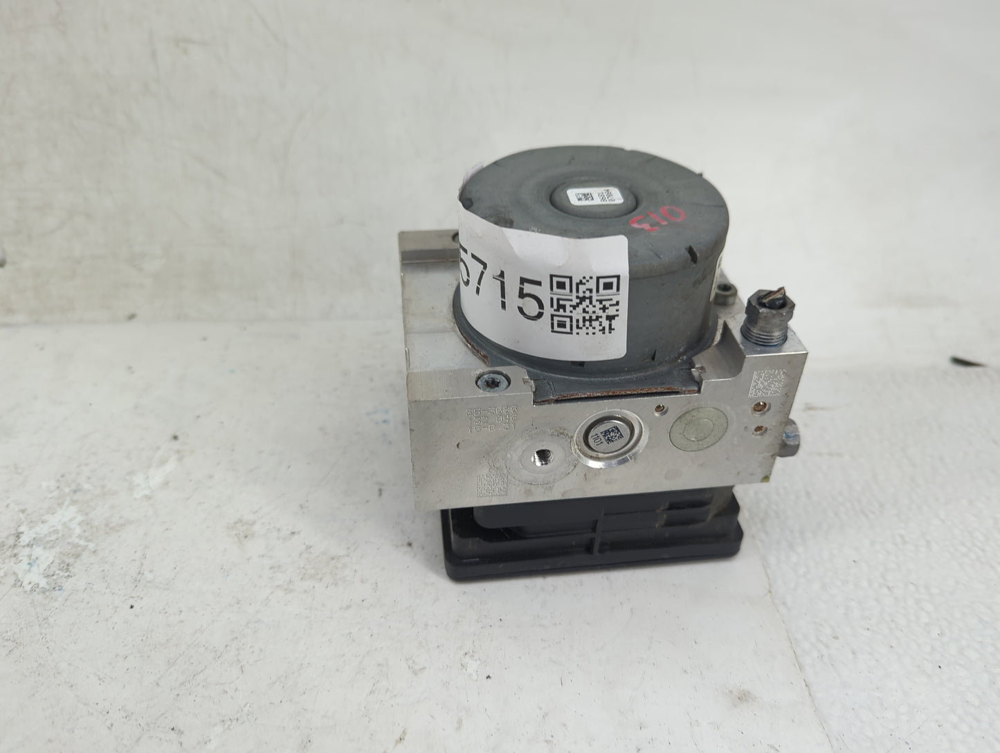 2018 Jeep Compass ABS Pump Control Module Replacement P/N:54732067AJ 28.5159-0408.3, 25.0915-6091.3, 25.0621-3779.3 Fits OEM