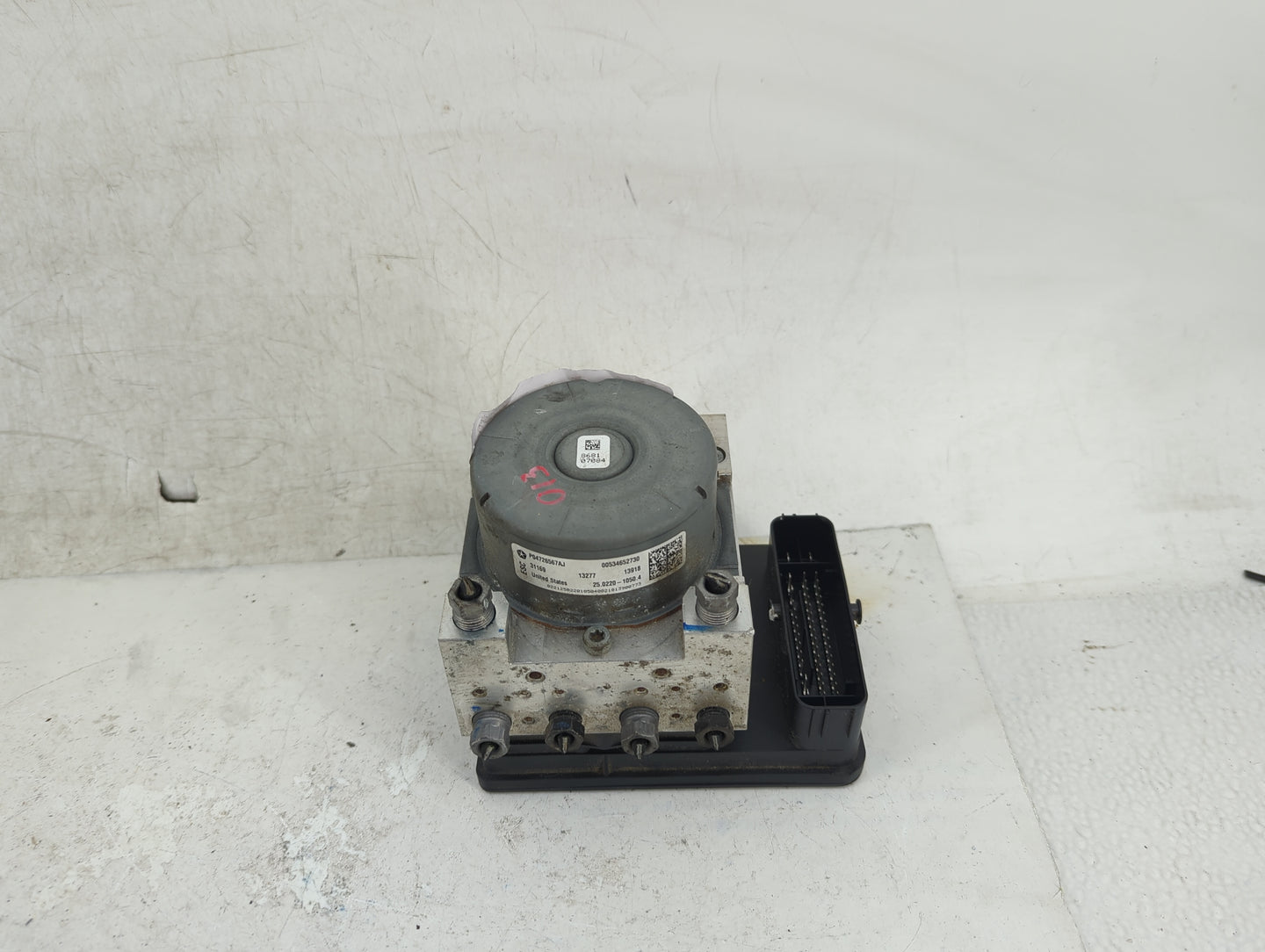 2018 Jeep Compass ABS Pump Control Module Replacement P/N:54732067AJ 28.5159-0408.3, 25.0915-6091.3, 25.0621-3779.3 Fits OEM