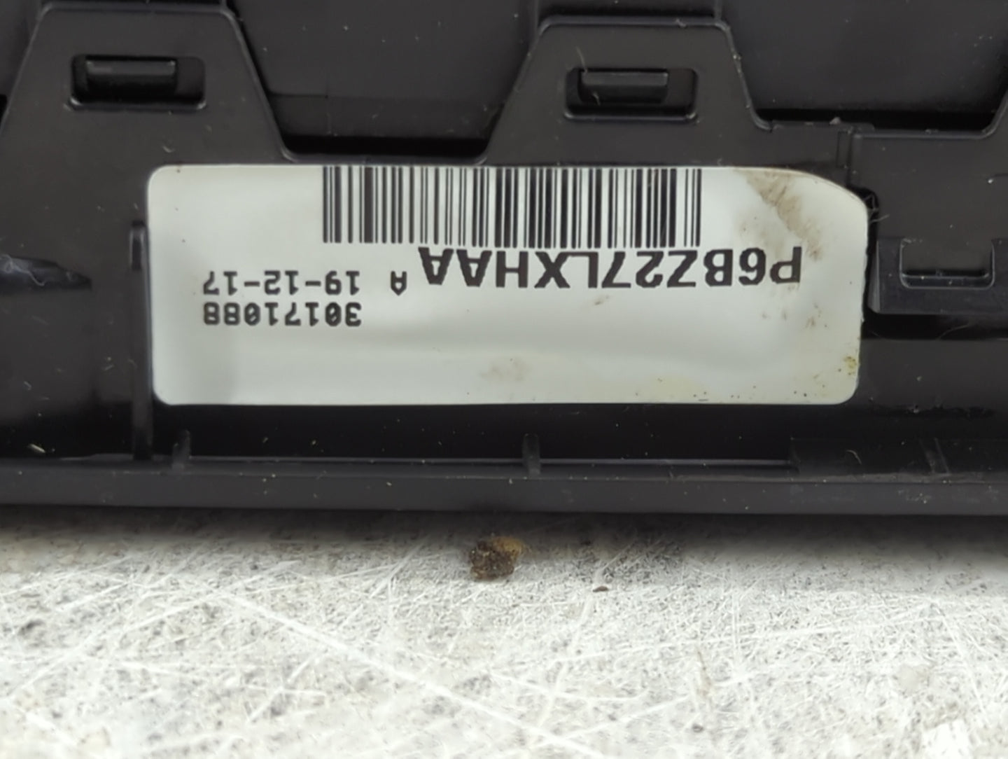 2018 Jeep Compass Master Power Window Switch Replacement Driver Side Left P/N:P68Z27LXHAA 30171088 Fits OEM Used Auto Parts 