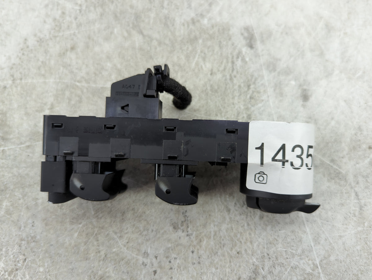 2017-2018 Jeep Compass Master Power Window Switch Replacement Driver Side Left Fits Fits 2017 2018 OEM Used Auto Parts - Oem