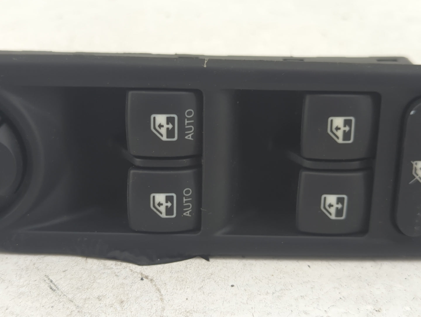 2018 Jeep Compass Master Power Window Switch Replacement Driver Side Left P/N:6BZ27LXHAA 30171088 Fits OEM Used Auto Parts -