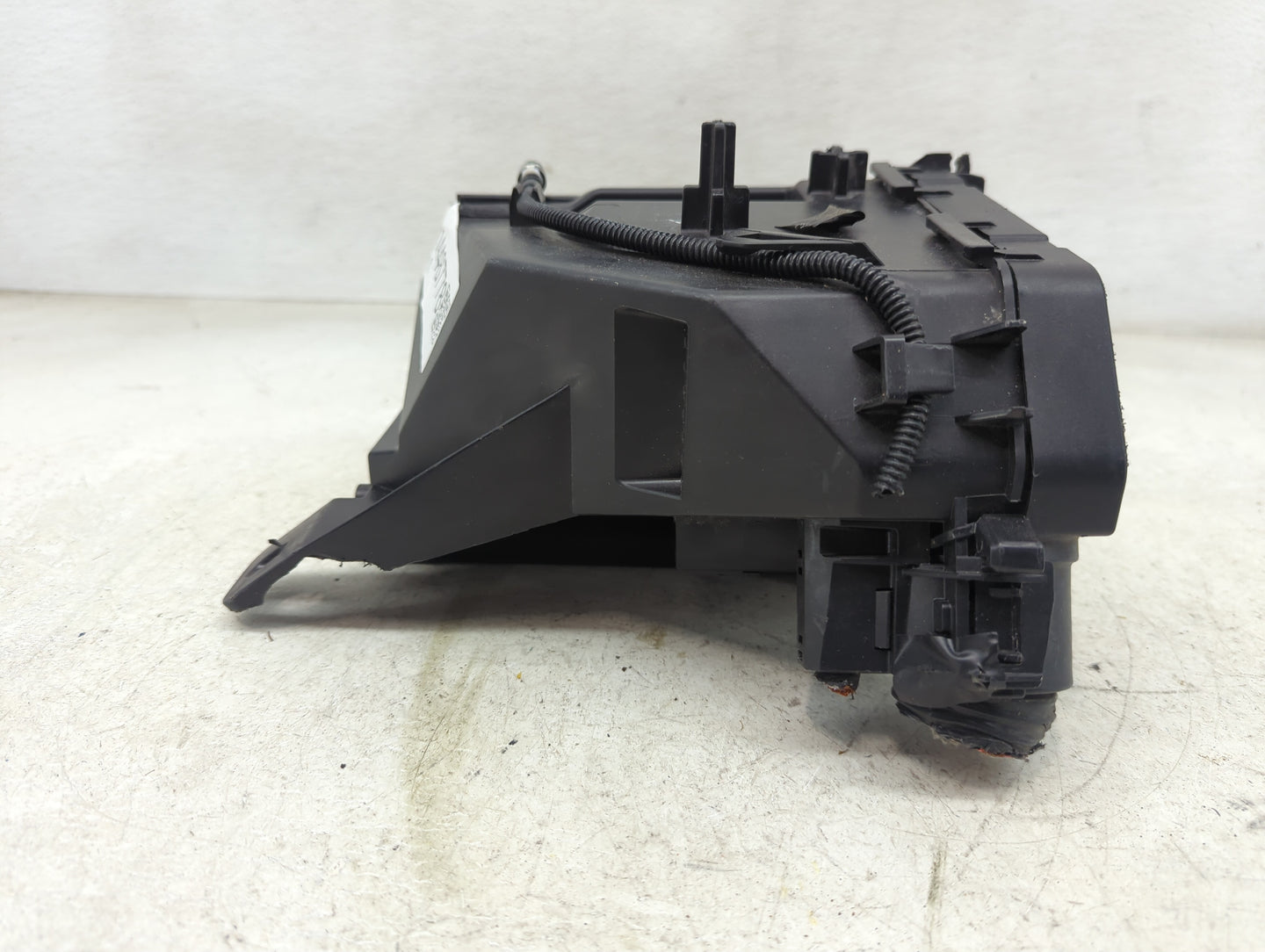 2018 Jeep Compass Fusebox Fuse Box Panel Relay Module Fits OEM Used Auto Parts - Oemusedautoparts1.com