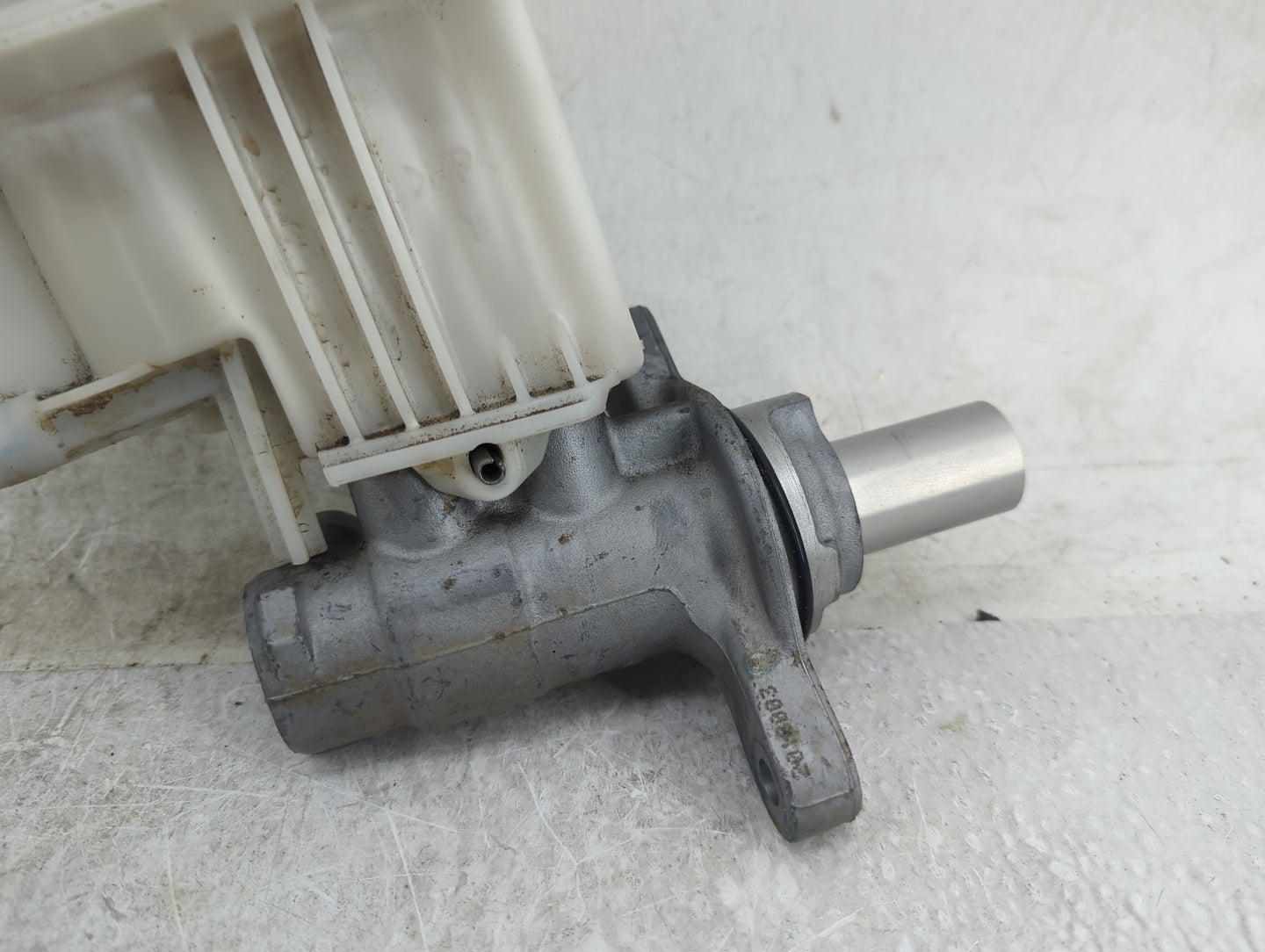 2018 Jeep Compass Brake Master Cylinder - Oemusedautoparts1.com