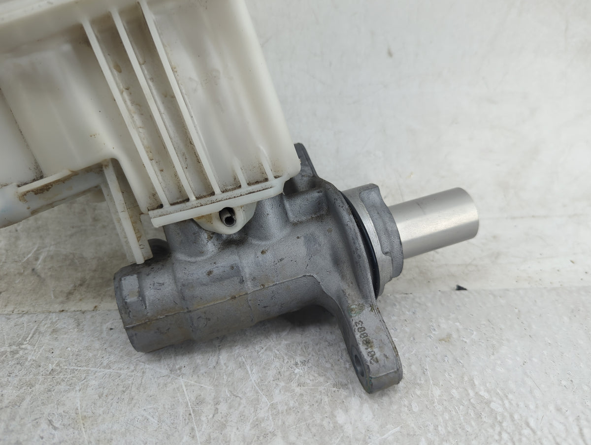 2018 Jeep Compass Brake Master Cylinder 1451314 - Oemusedautoparts1.com