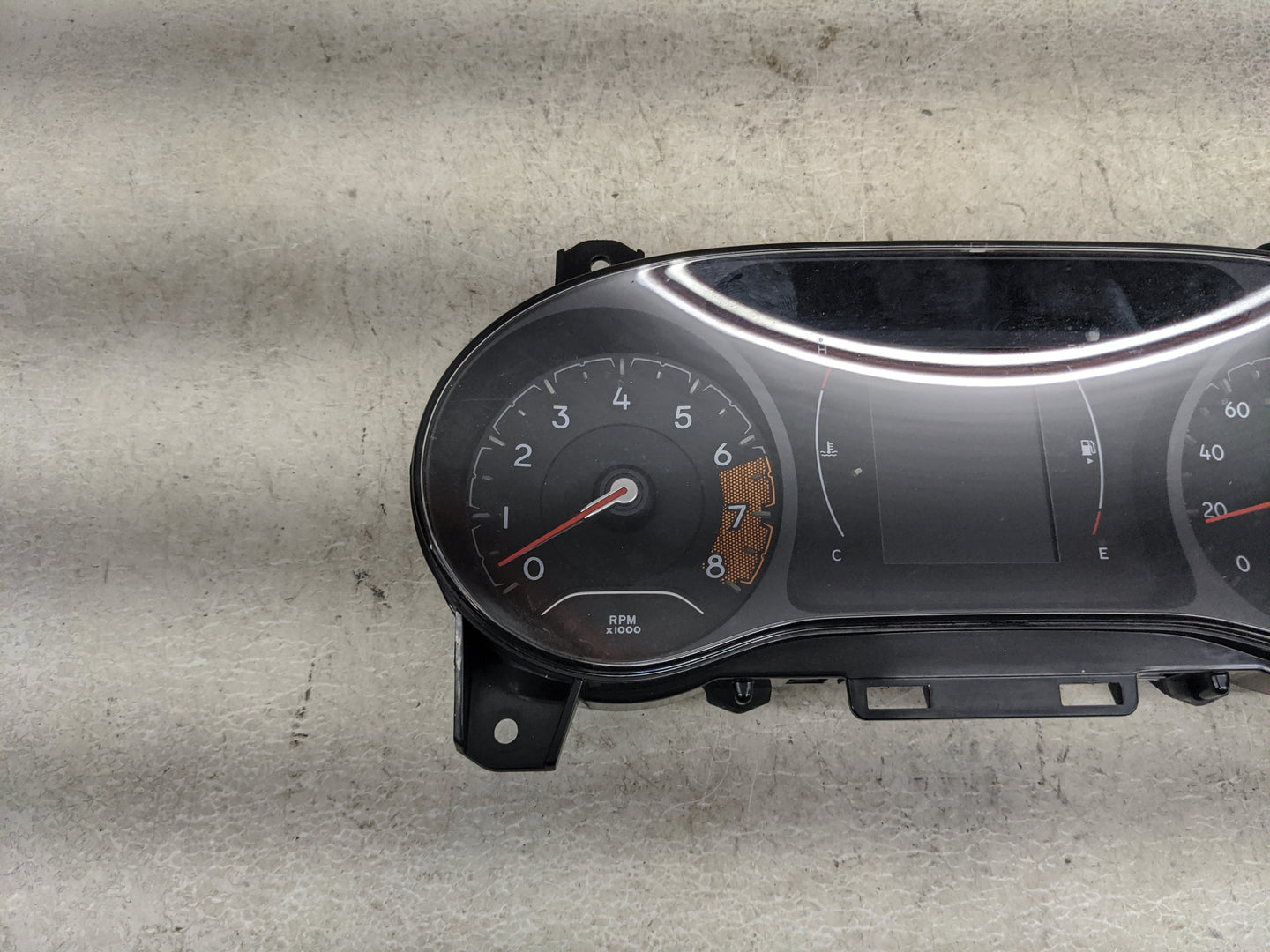 2018 Jeep Compass Instrument Cluster Speedometer Gauges P/N:60R59DX9AB 5324686, F030188801, 555034171700 Miles:33K Fits OEM 