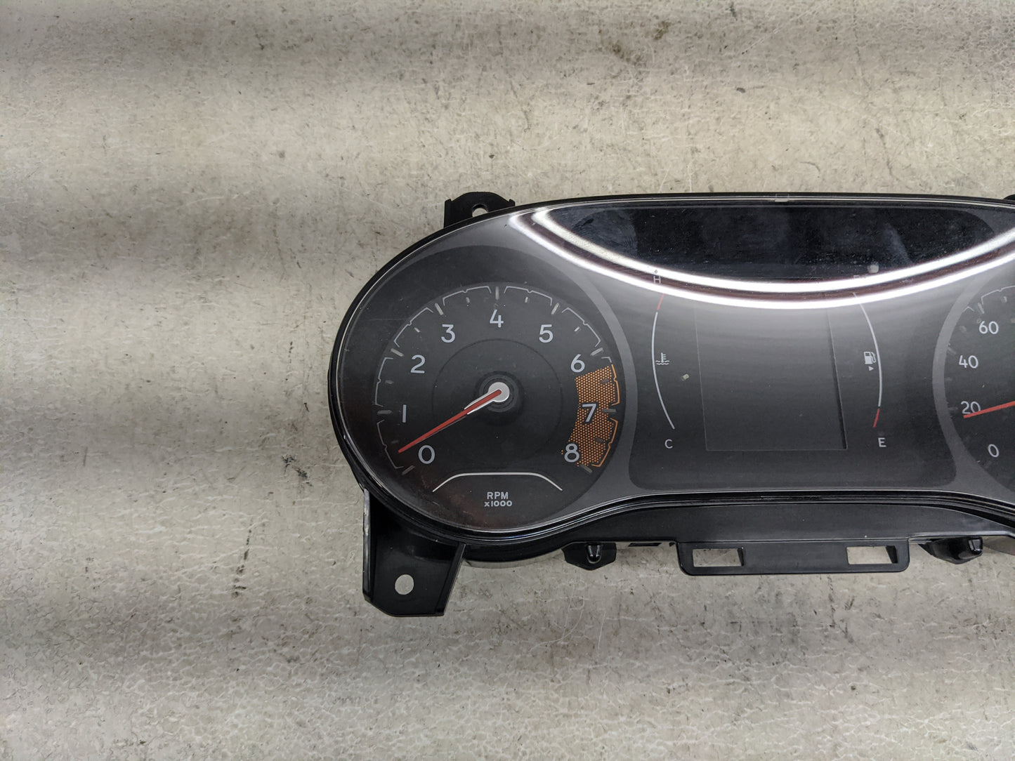 2018 Jeep Compass Instrument Cluster Speedometer Gauges P/N:60R59DX9AB 5324686, F030188801, 555034171700 Miles:33K Fits OEM 