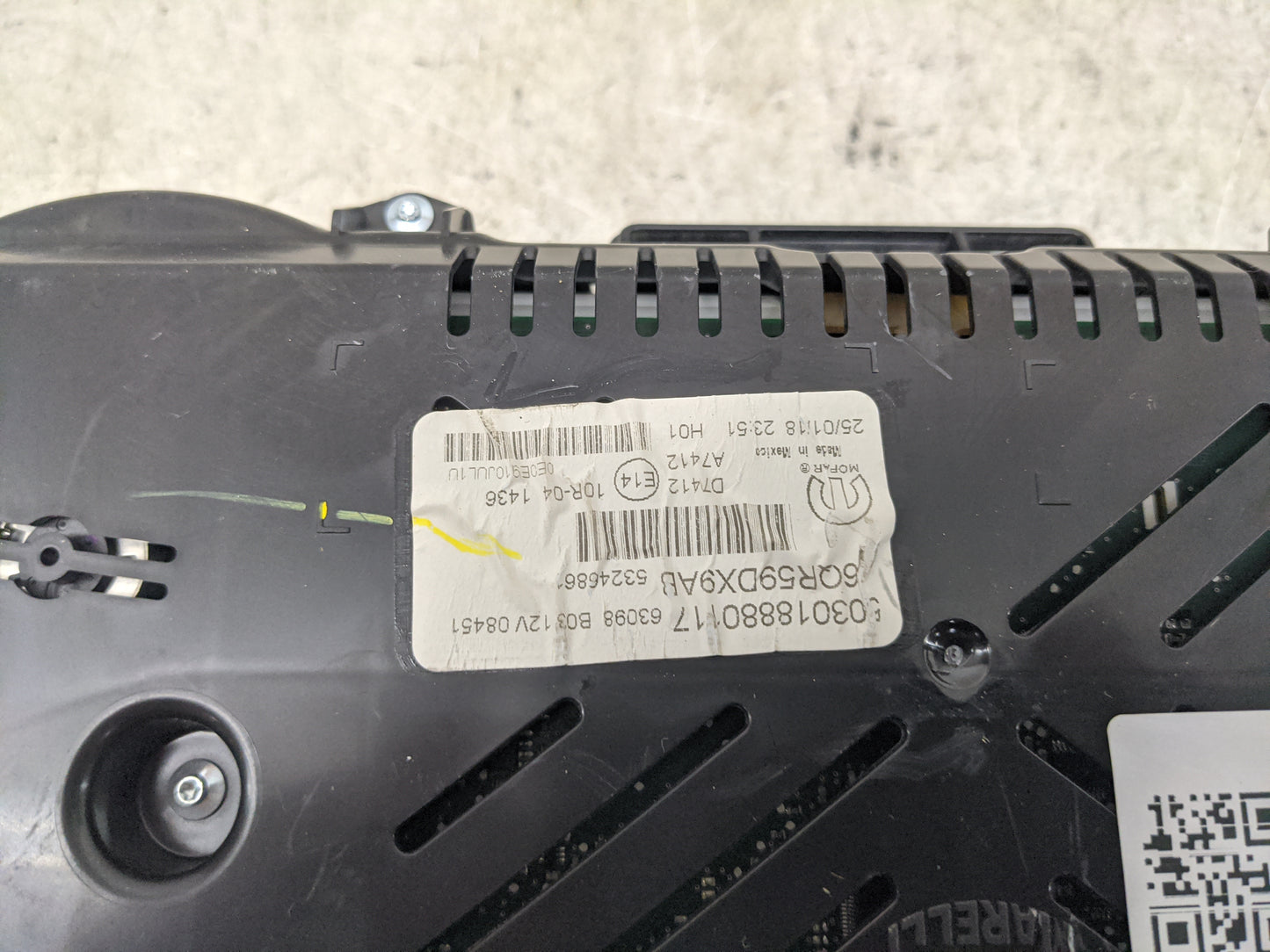 2018 Jeep Compass Instrument Cluster Speedometer Gauges P/N:60R59DX9AB 5324686, F030188801, 555034171700 Miles:33K Fits OEM 