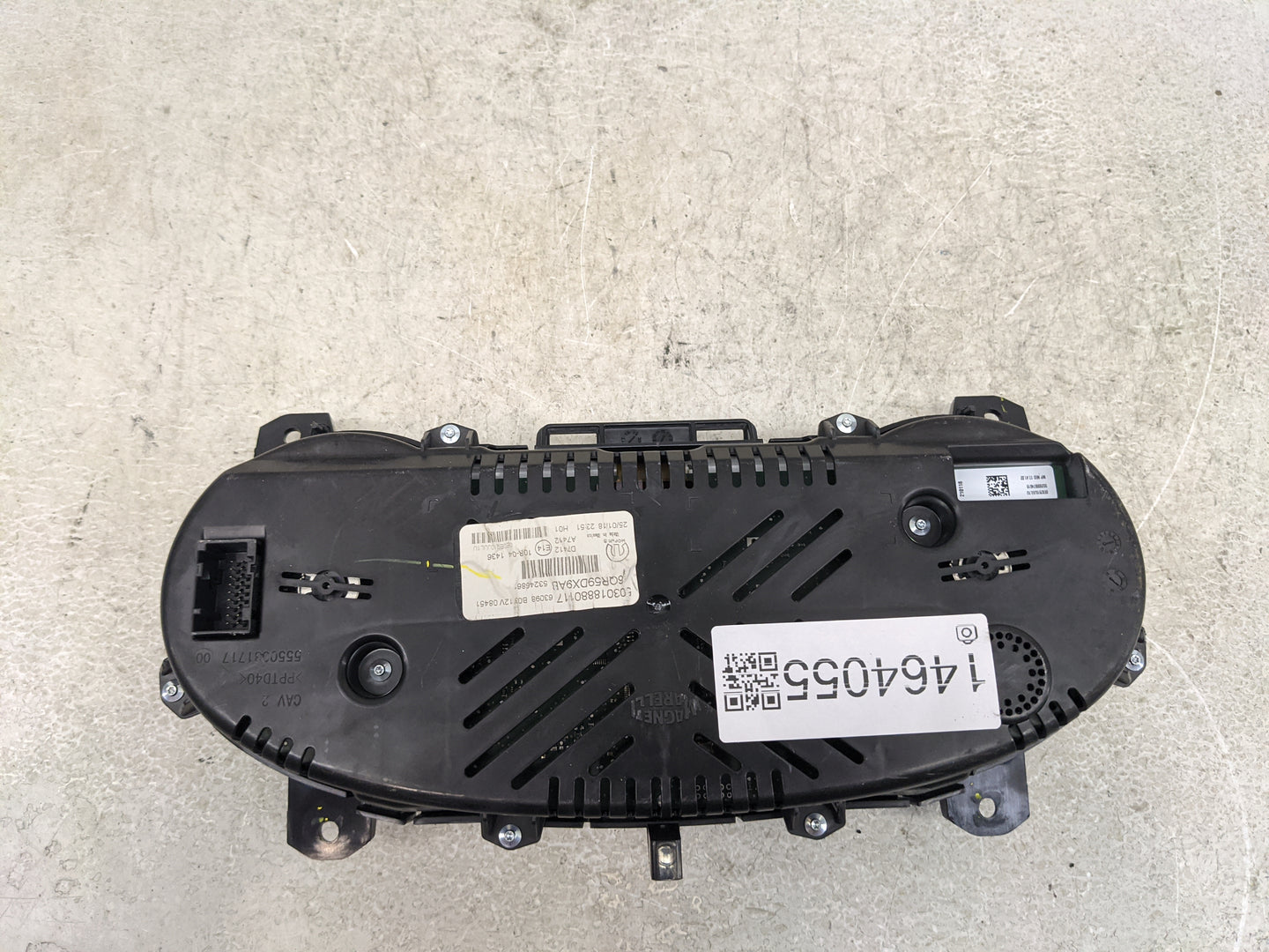 2018 Jeep Compass Instrument Cluster Speedometer Gauges P/N:60R59DX9AB 5324686, F030188801, 555034171700 Miles:33K Fits OEM 