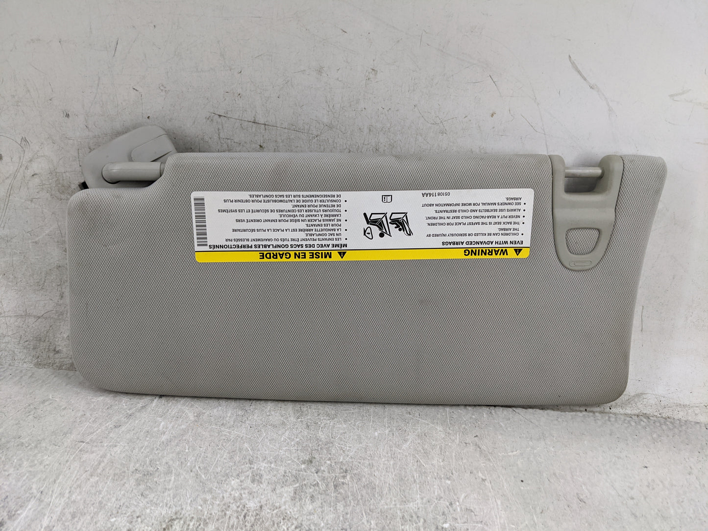 2018 Jeep Compass Sun Visor Shade Replacement Passenger Right Mirror Fits OEM Used Auto Parts - Oemusedautoparts1.com