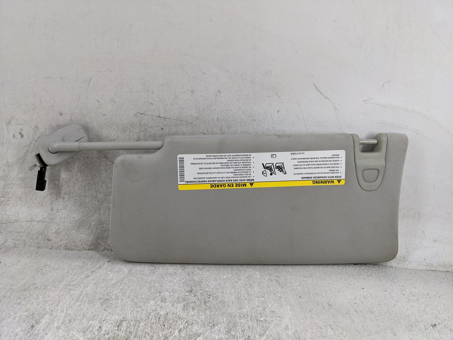 2018 Jeep Compass Sun Visor Shade Replacement Passenger Right Mirror Fits OEM Used Auto Parts - Oemusedautoparts1.com