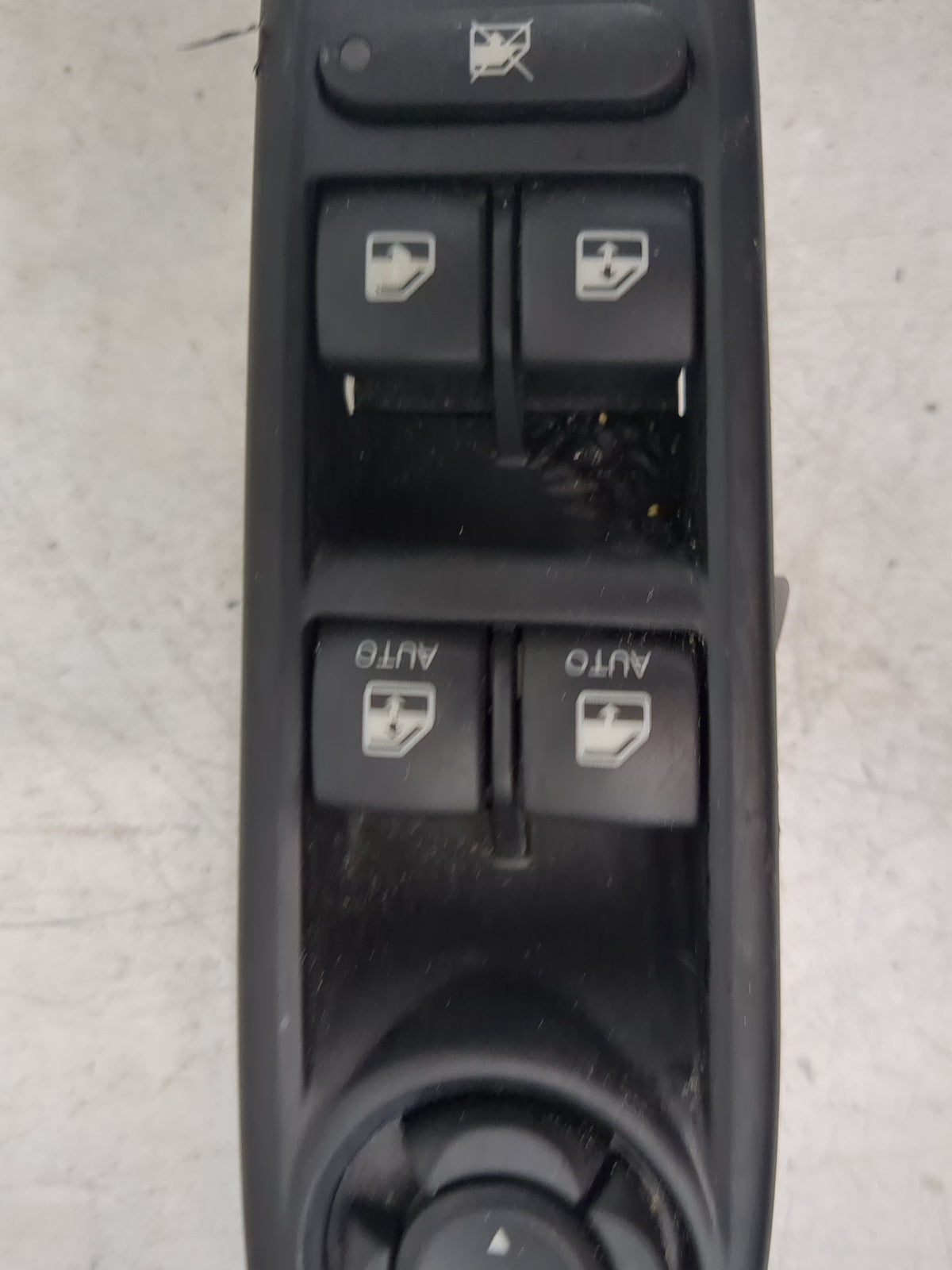 2018 Jeep Compass Master Power Window Switch Replacement Driver Side Left P/N:P6BZ27LXHAA 30171088 Fits OEM Used Auto Parts 