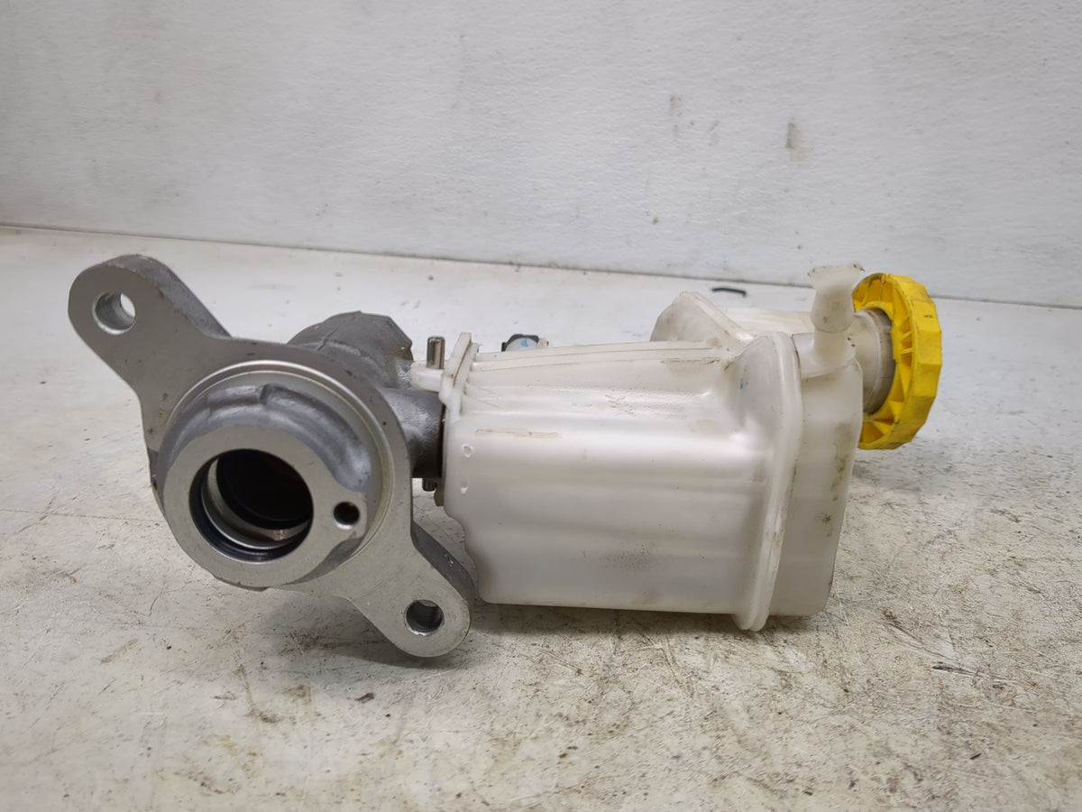 2018 Jeep Compass Brake Master Cylinder 1512842 - Oemusedautoparts1.com