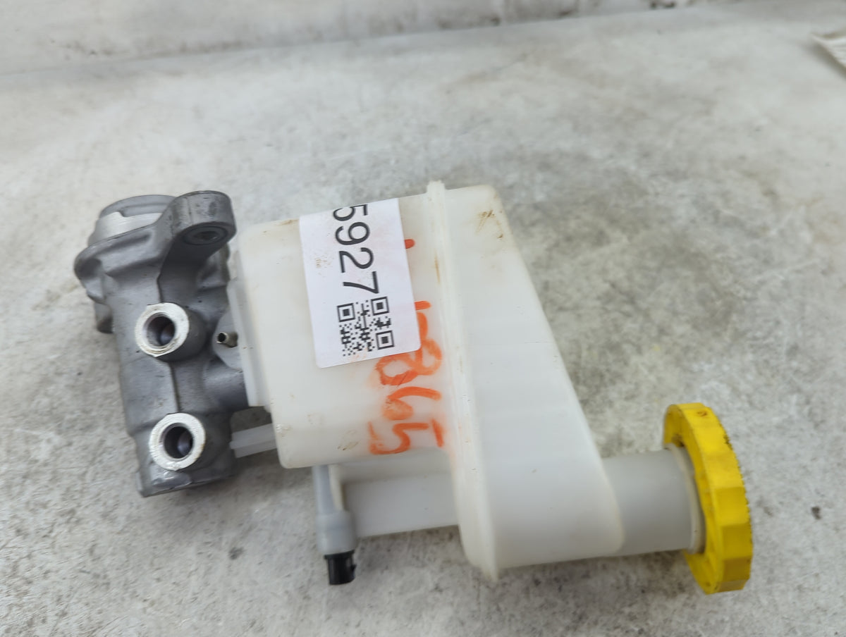 2018 Jeep Compass Brake Master Cylinder 1515927 - Oemusedautoparts1.com