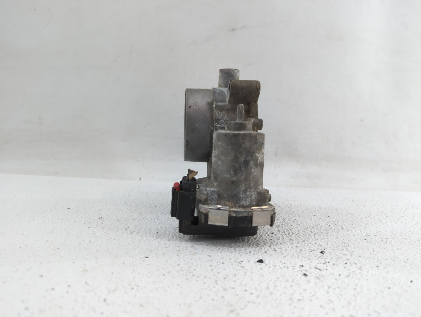 2017-2018 Jeep Compass Throttle Body P/N:04891970AC 04891970AB Fits Fits 2014 2015 2016 2017 2018 OEM Used Auto Parts - Oemu