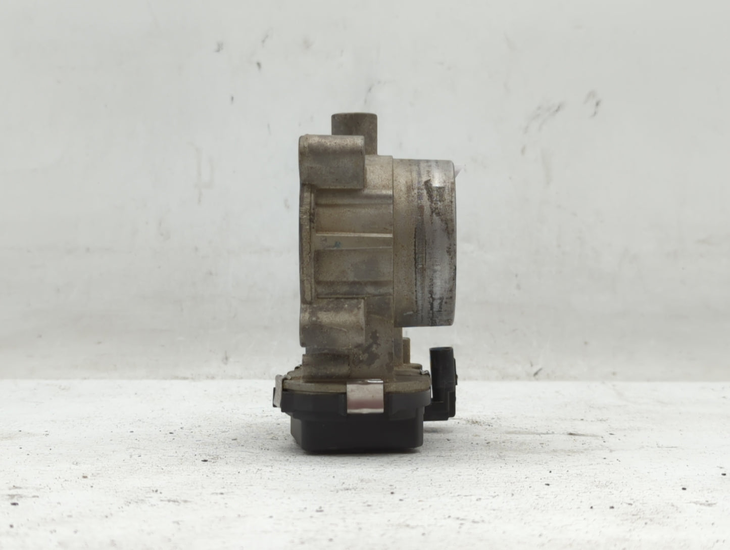 2017-2022 Jeep Compass Throttle Body P/N:04891970AB Fits Fits 2014 2015 2016 2017 2018 2019 2020 2021 2022 OEM Used Auto Par