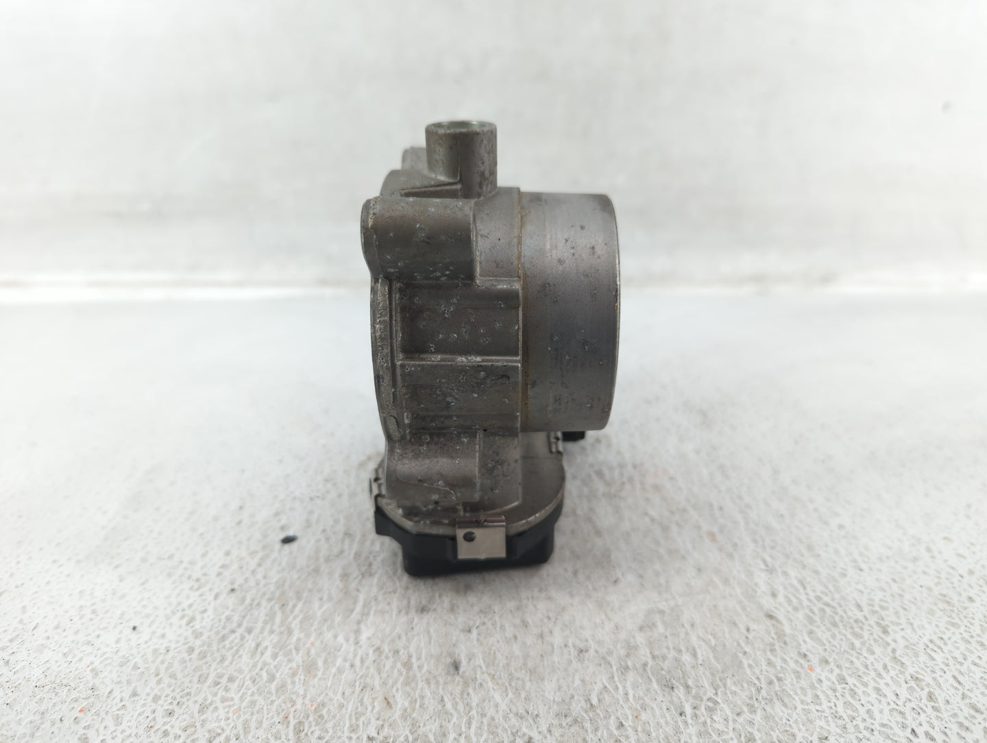 2017-2022 Jeep Compass Throttle Body P/N:04891970AB Fits Fits 2014 2015 2016 2017 2018 2019 2020 2021 2022 OEM Used Auto Par