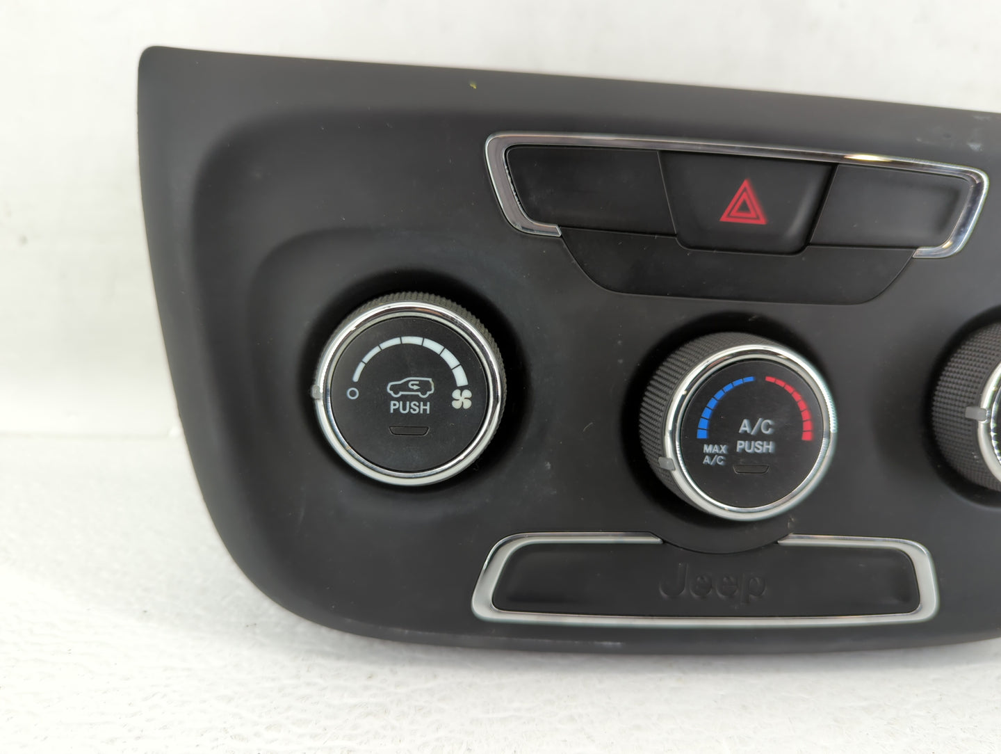 2018 Jeep Compass Climate Control Module Temperature AC/Heater Replacement P/N:P5VA58DX9AF P5VA27DX9AE, P5VA27DX9AG Fits OEM