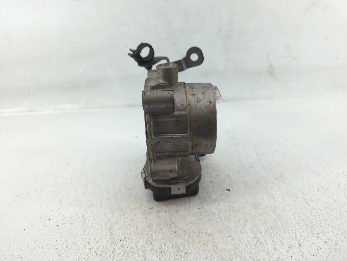 2017-2022 Jeep Compass Throttle Body P/N:04891970AB Fits Fits 2014 2015 2016 2017 2018 2019 2020 2021 2022 OEM Used Auto Par