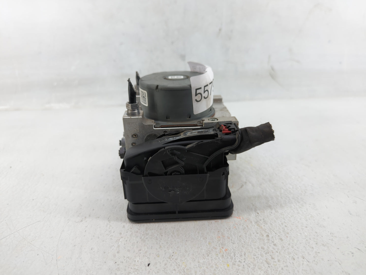 2018 Jeep Compass ABS Pump Control Module Replacement P/N:P04726567AI Fits OEM Used Auto Parts - Oemusedautoparts1.com