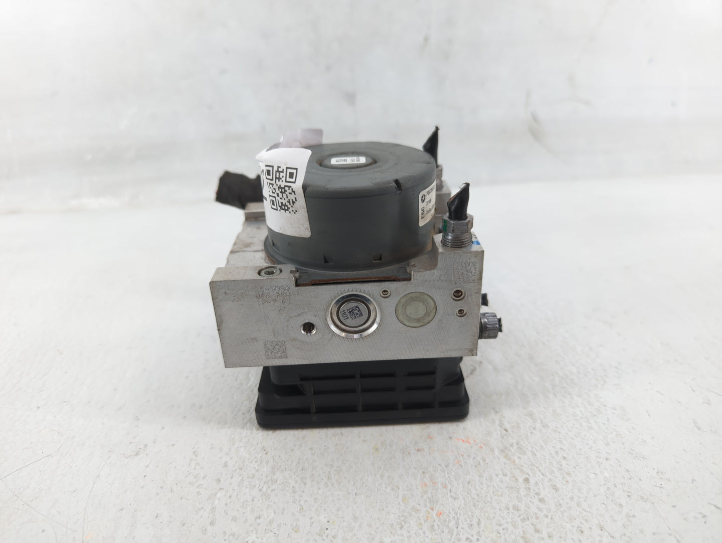 2018 Jeep Compass ABS Pump Control Module Replacement P/N:P04726567AI Fits OEM Used Auto Parts - Oemusedautoparts1.com