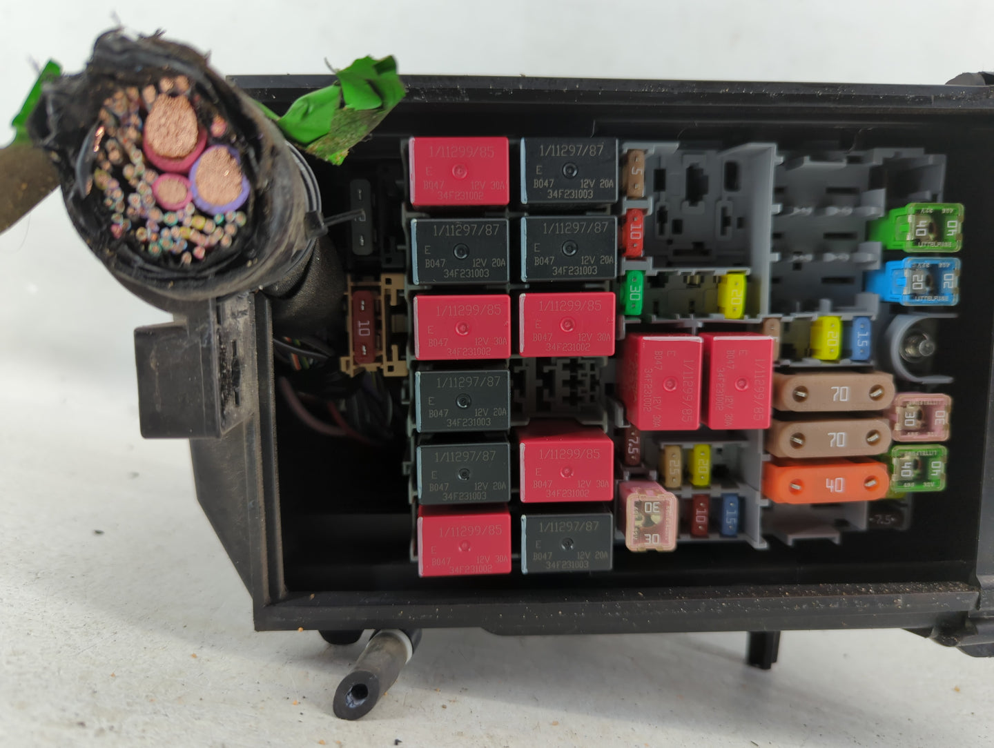 2018 Jeep Compass Fusebox Fuse Box Panel Relay Module P/N:52027004 Fits OEM Used Auto Parts - Oemusedautoparts1.com