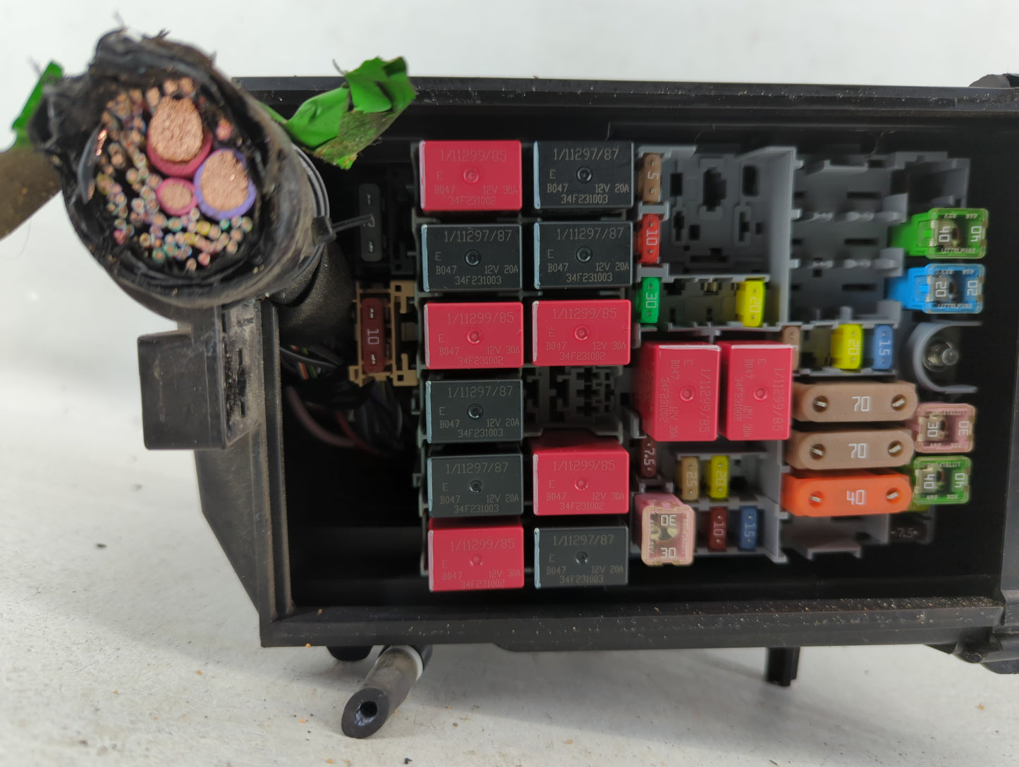 2018 Jeep Compass Fusebox Fuse Box Panel Relay Module P/N:52027004 Fits OEM Used Auto Parts - Oemusedautoparts1.com