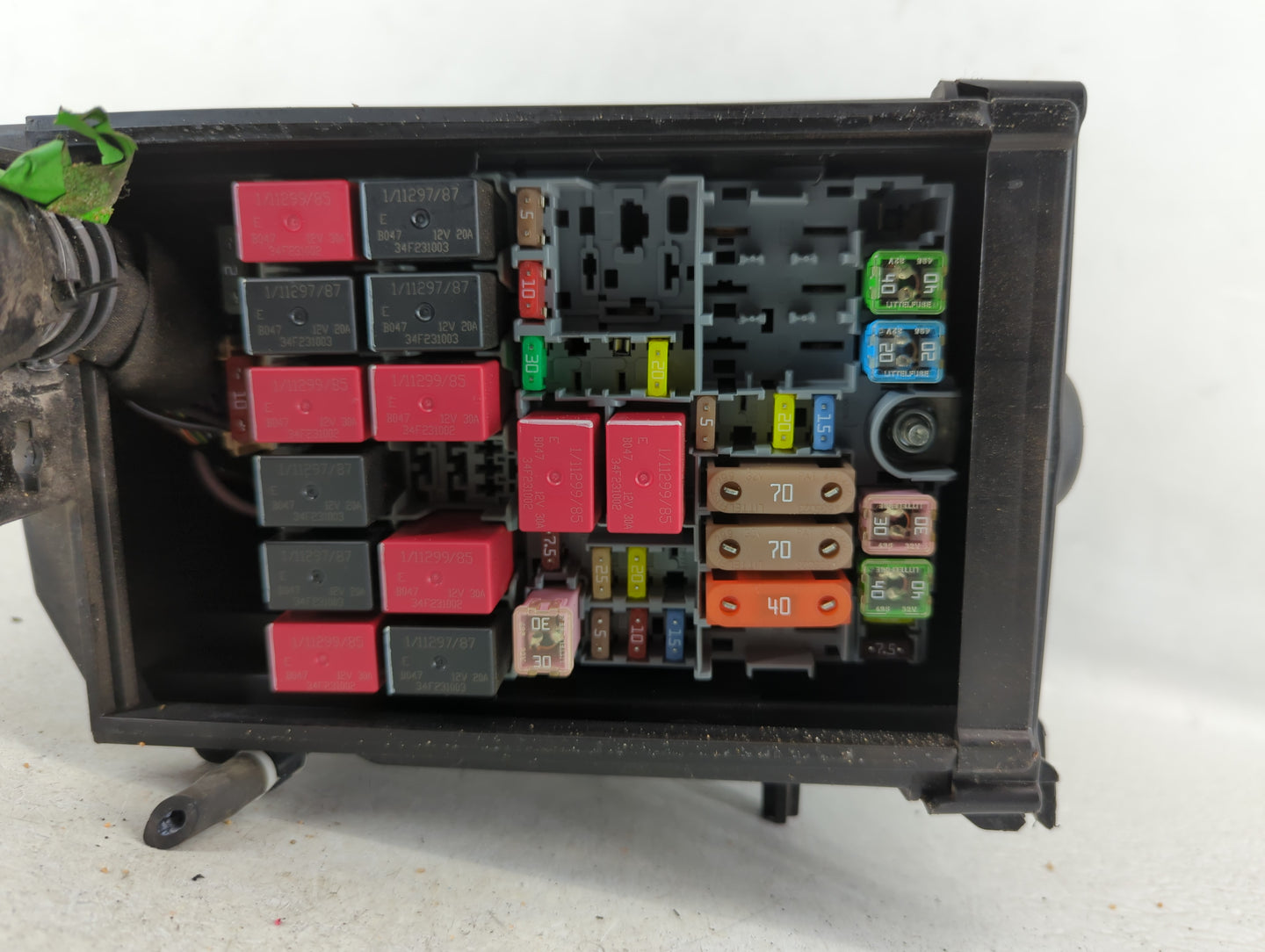 2018 Jeep Compass Fusebox Fuse Box Panel Relay Module P/N:52027004 Fits OEM Used Auto Parts - Oemusedautoparts1.com