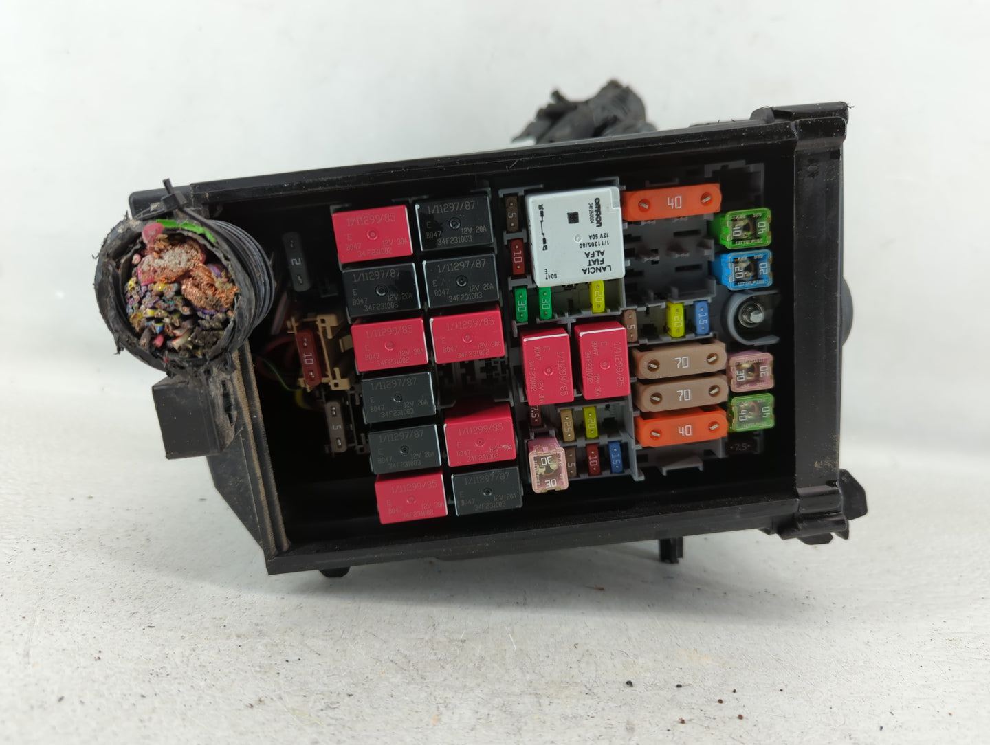 2018 Jeep Compass Fusebox Fuse Box Panel Relay Module P/N:52027004 Fits OEM Used Auto Parts - Oemusedautoparts1.com