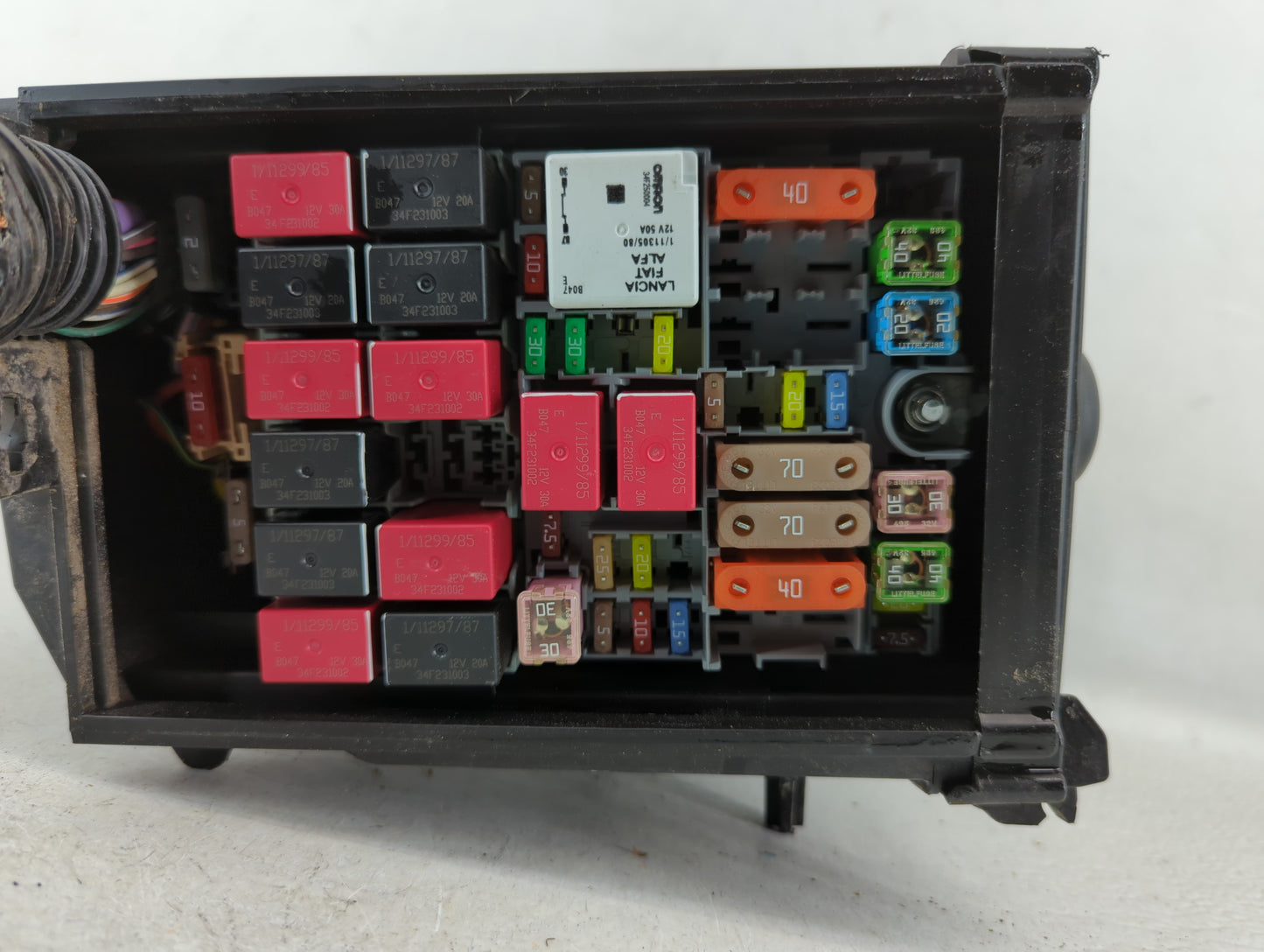 2018 Jeep Compass Fusebox Fuse Box Panel Relay Module P/N:52027004 Fits OEM Used Auto Parts - Oemusedautoparts1.com