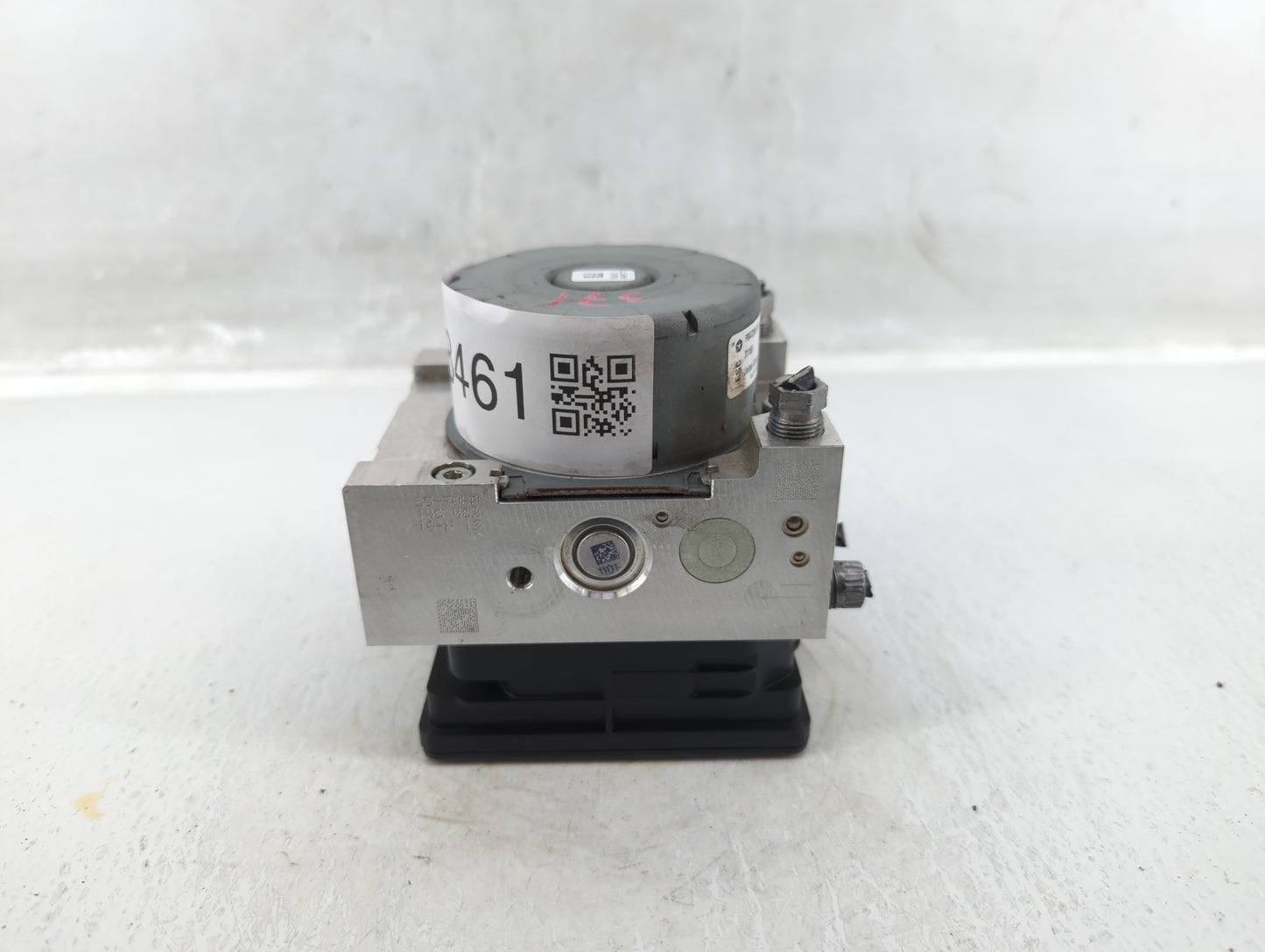 2018 Jeep Compass ABS Pump Control Module Replacement P/N:P04726567AH Fits OEM Used Auto Parts - Oemusedautoparts1.com
