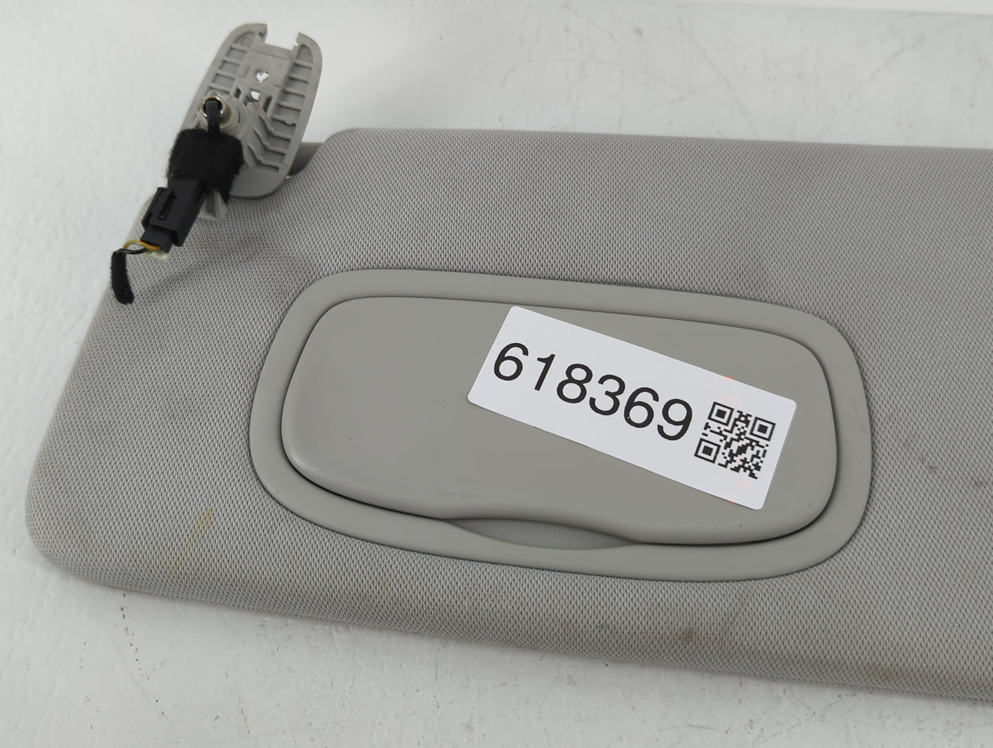 2018 Jeep Compass Sun Visor Shade Replacement Passenger Right Mirror Fits OEM Used Auto Parts - Oemusedautoparts1.com