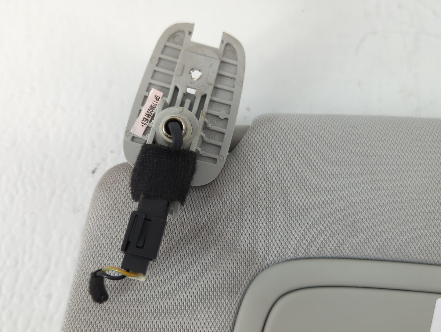 2018 Jeep Compass Sun Visor Shade Replacement Passenger Right Mirror Fits OEM Used Auto Parts - Oemusedautoparts1.com