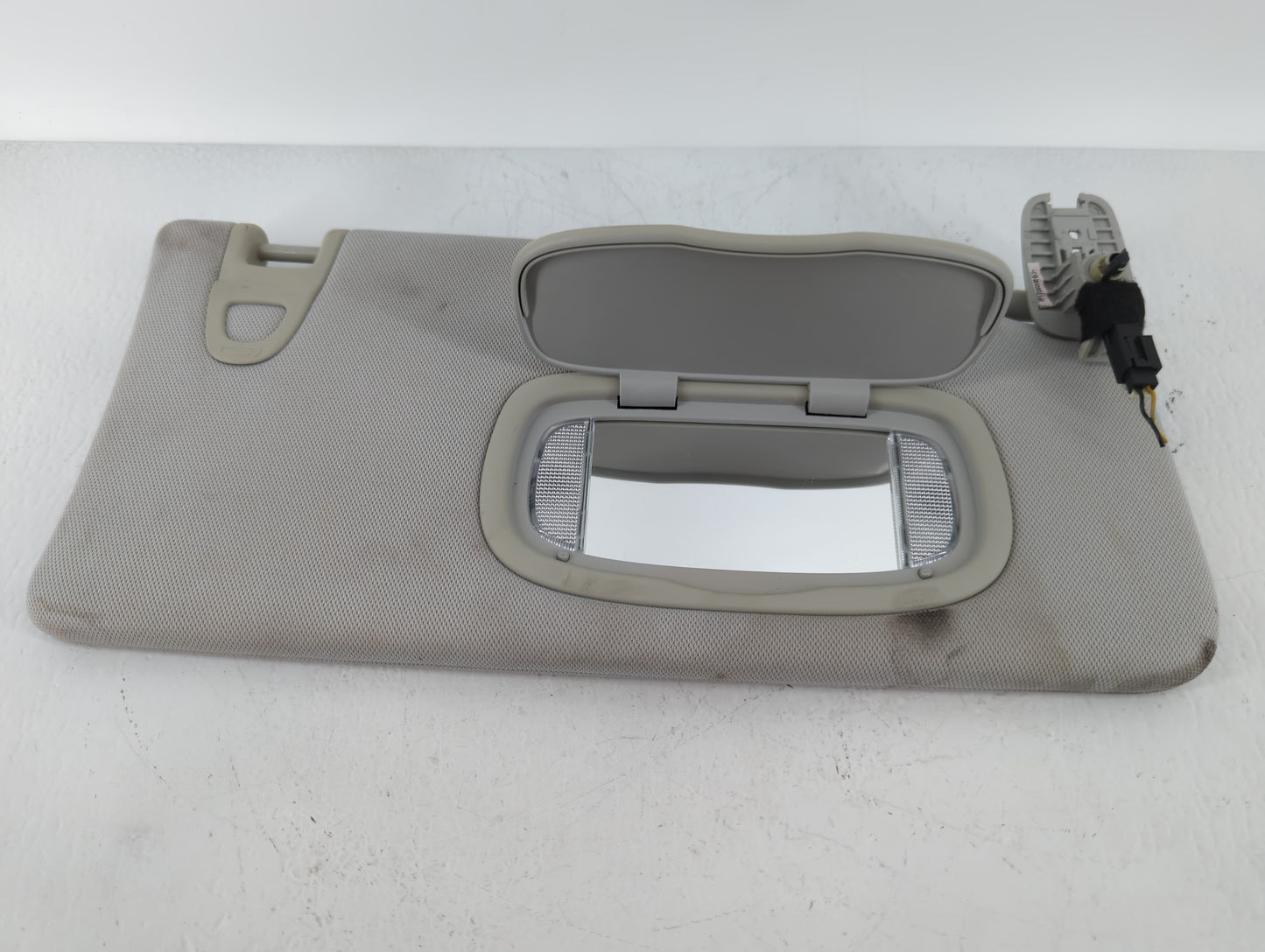 2018 Jeep Compass Sun Visor Shade Replacement Passenger Right Mirror Fits OEM Used Auto Parts - Oemusedautoparts1.com