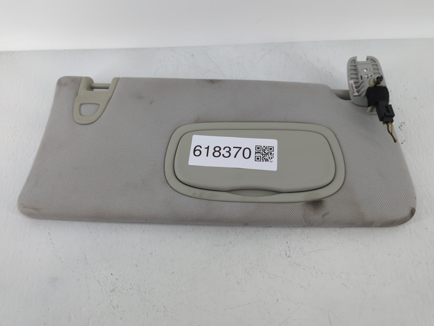 2018 Jeep Compass Sun Visor Shade Replacement Passenger Right Mirror Fits OEM Used Auto Parts - Oemusedautoparts1.com